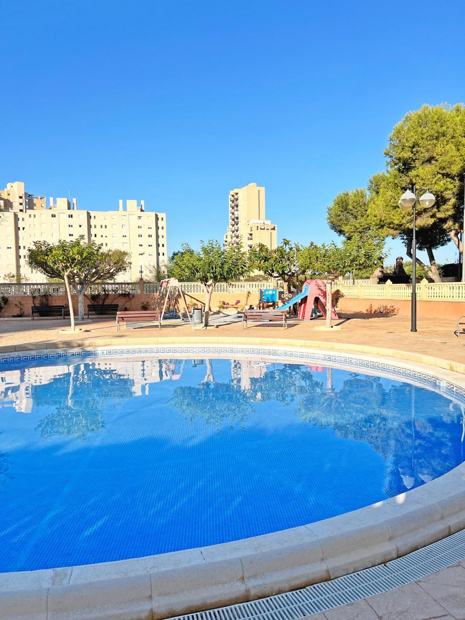 Coqueto Con Piscina, Nuevo A 50M Del Mar, Parking Gratis Appartement El Campello Buitenkant foto